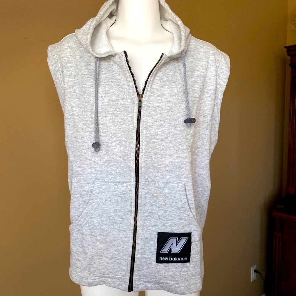 NB grey vest size L